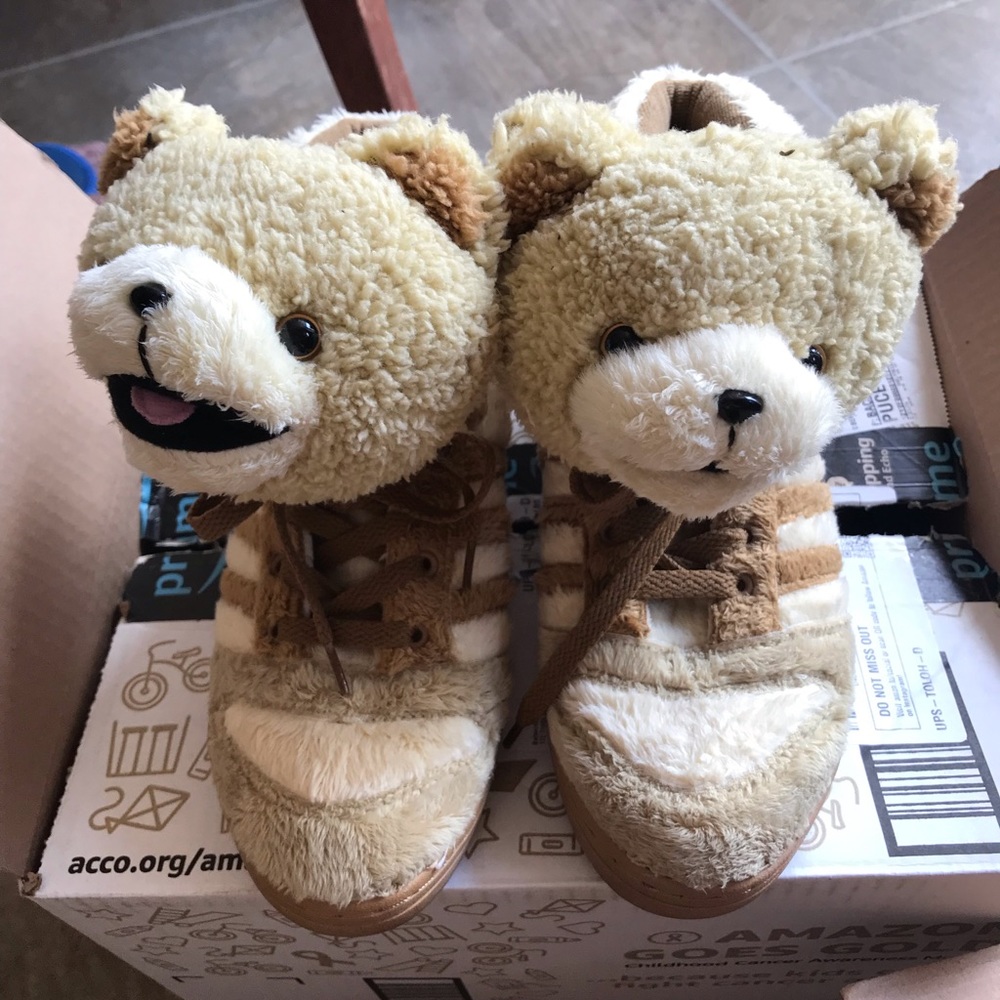 Adidas Jeremy scott “Teddy Bear” shoes